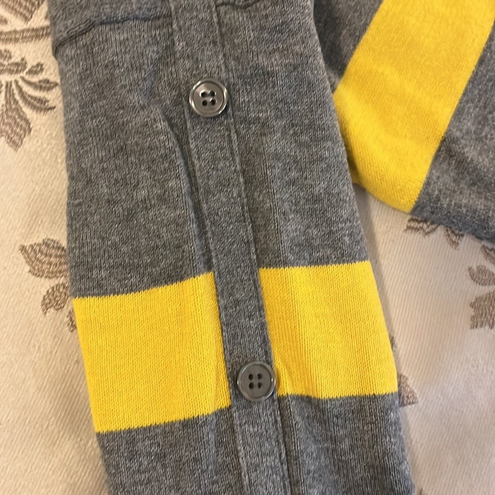 Lane Bryant, Gray and yellow 3/4 sleeve sweater, size 14 - Picture 6 of 11